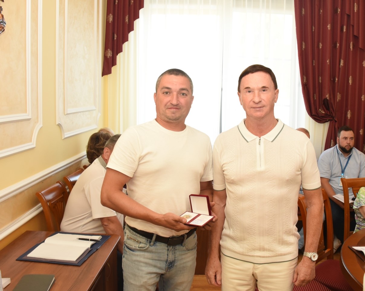 Поздравляем сотрудников Института инженерной физики с наградами