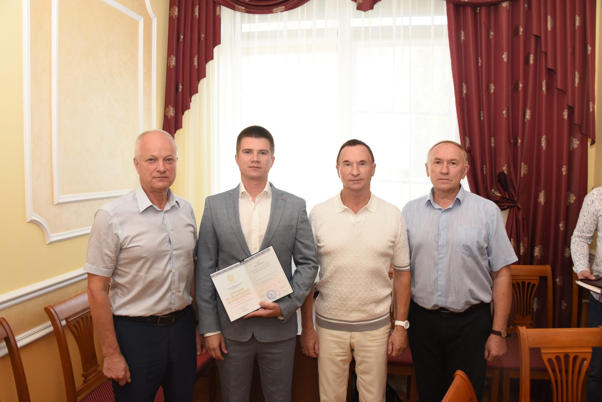 Поздравляем аспирантов Института инженерной физики с успешным завершением учебы в аспирантуре!
